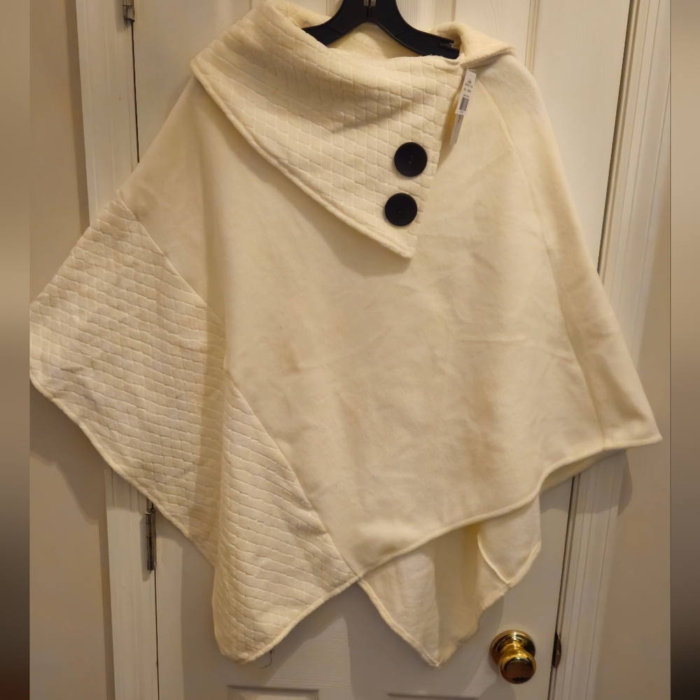 NWT - Le Mode Chic Cream Poncho w/Two Oversized Brown Buttons- One Size Fit Most
